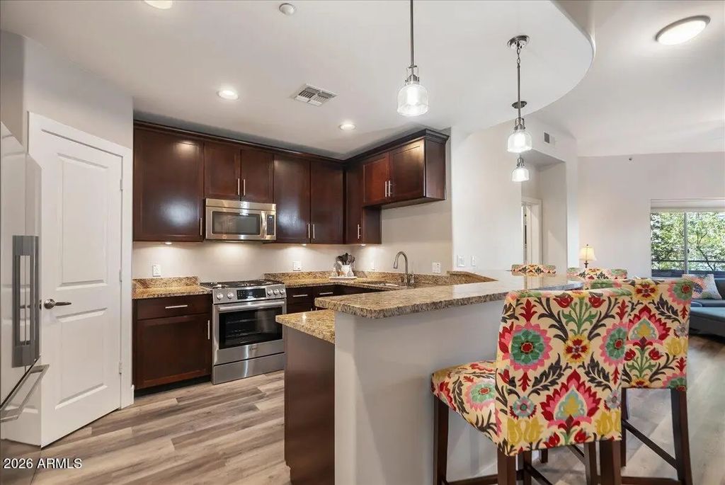 945 E Playa Del Norte Drive (unit 2022), Tempe