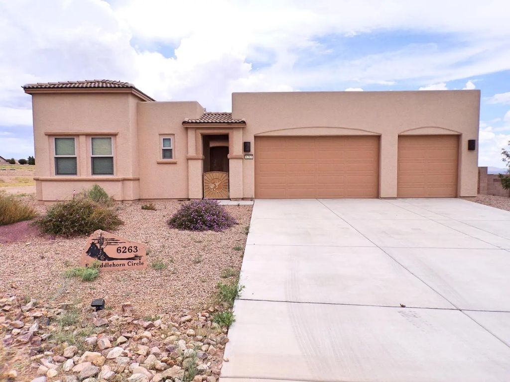 6263 E Saddlehorn Circle, Hereford