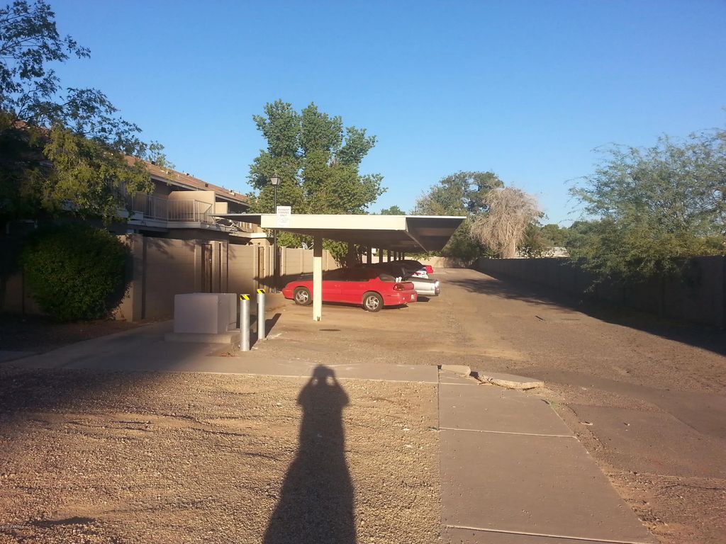 5813 N 59th Drive, Glendale