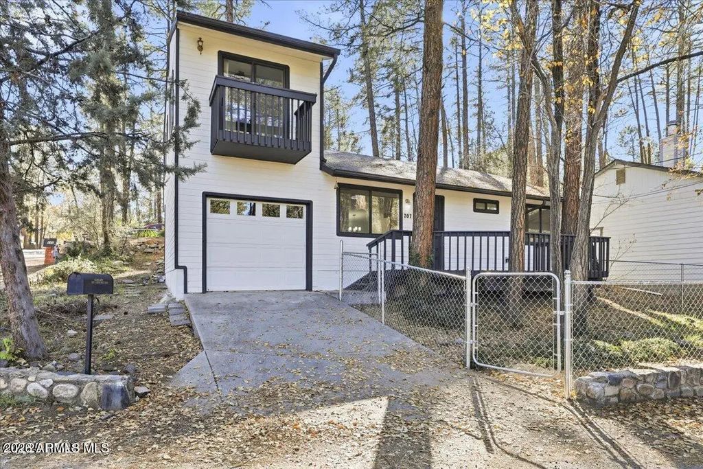 707 Cherokee Road, Prescott