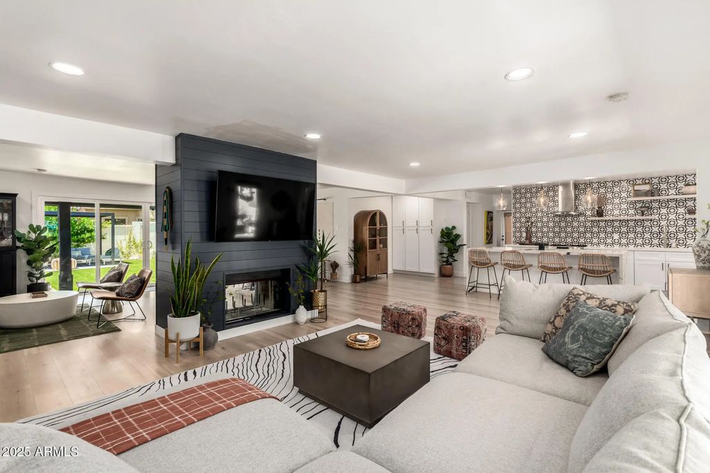 8112 N 10th Place, Phoenix