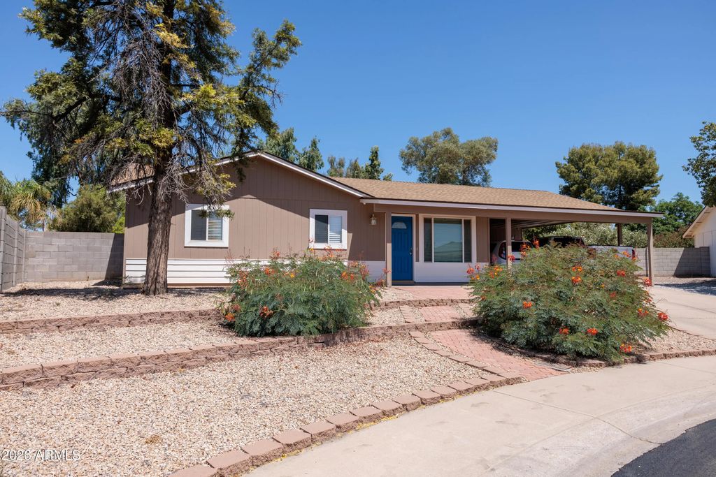 2526 E John Cabot Road, Phoenix