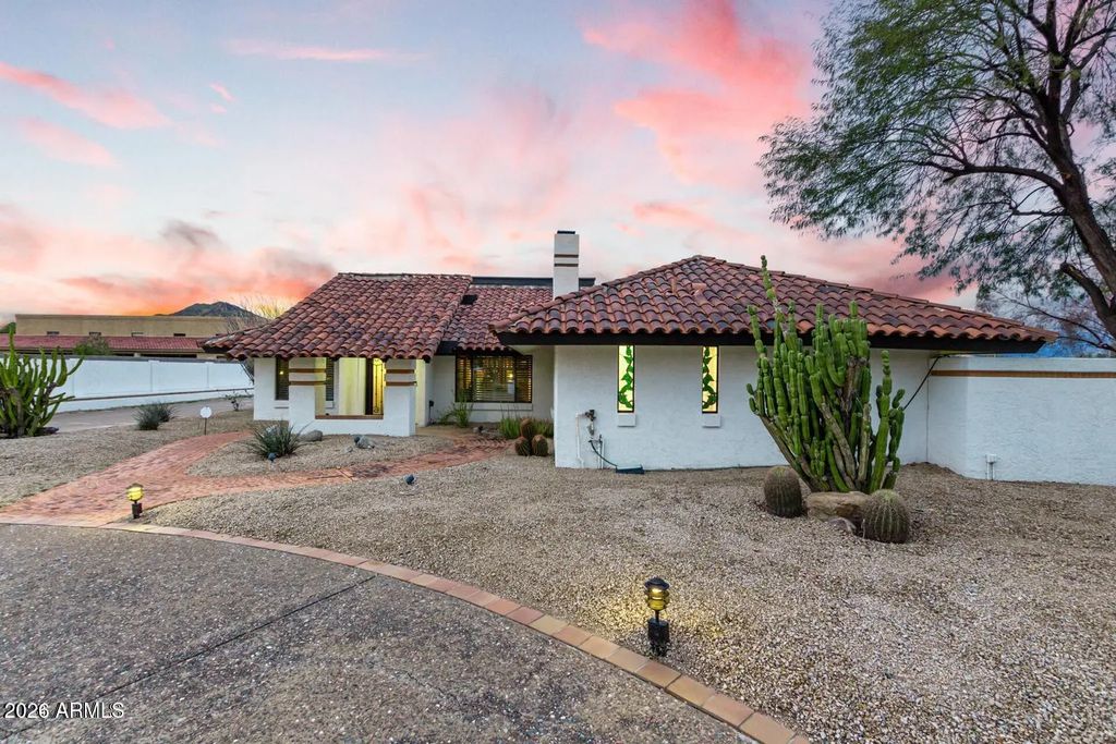 5224 W Creedance Boulevard, Glendale