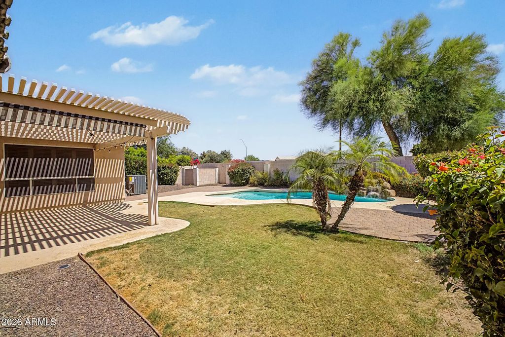 725 W Beverly Lane, Phoenix