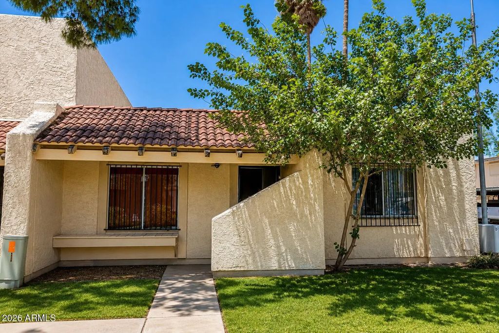 4439 W Rancho Drive, Glendale
