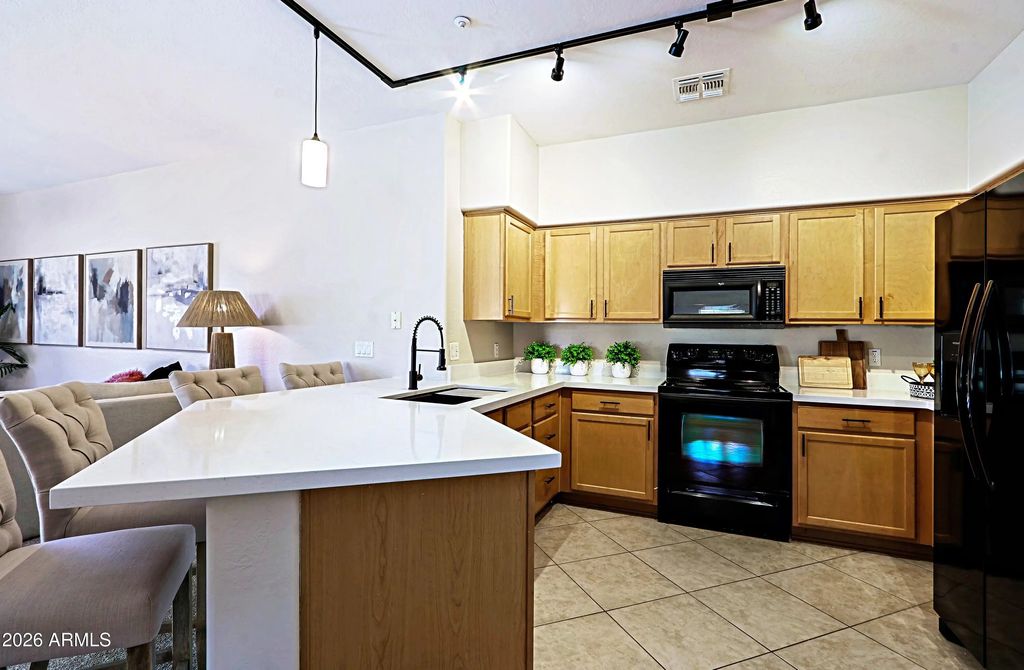525 N Miller Road (unit 207), Scottsdale