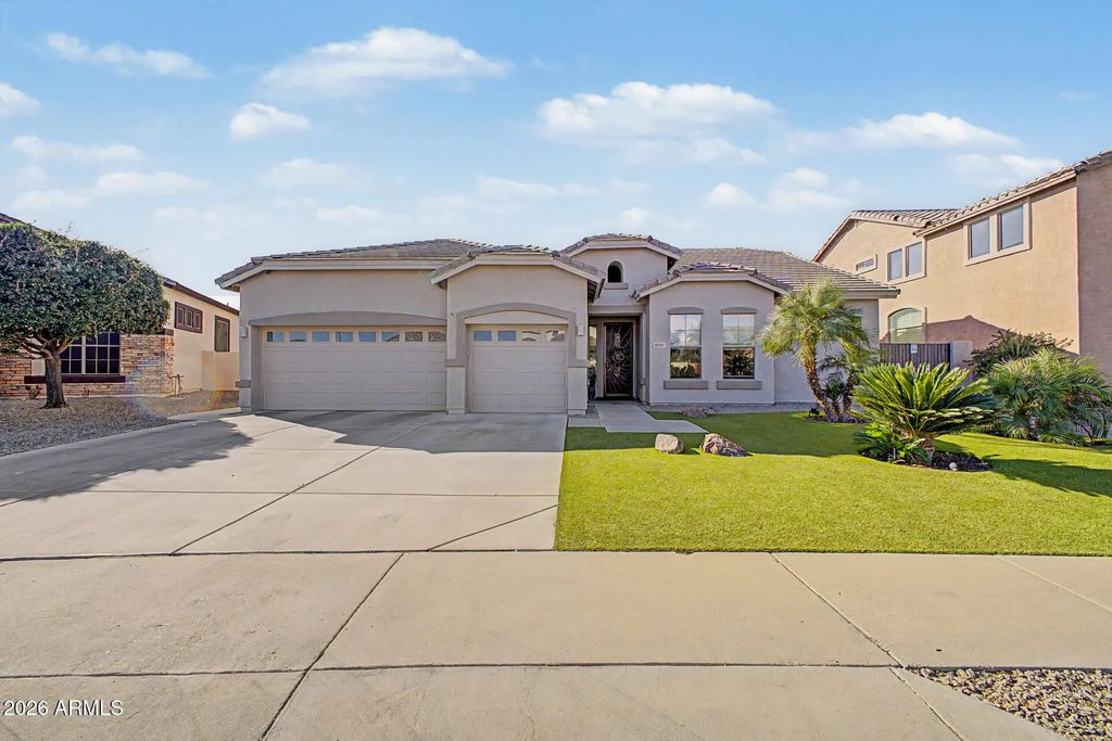 8714 W Morten Avenue, Glendale