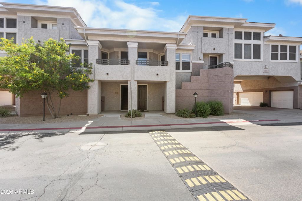 15221 N Clubgate Drive (unit 2115), Scottsdale