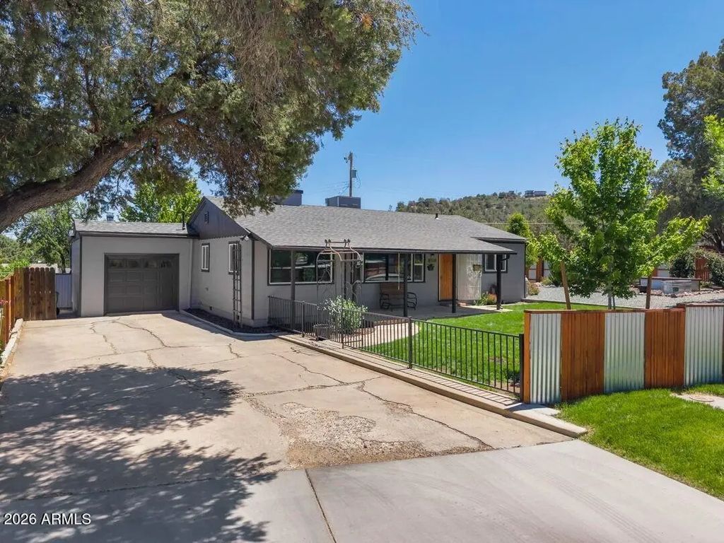 305 Robinson Drive, Prescott