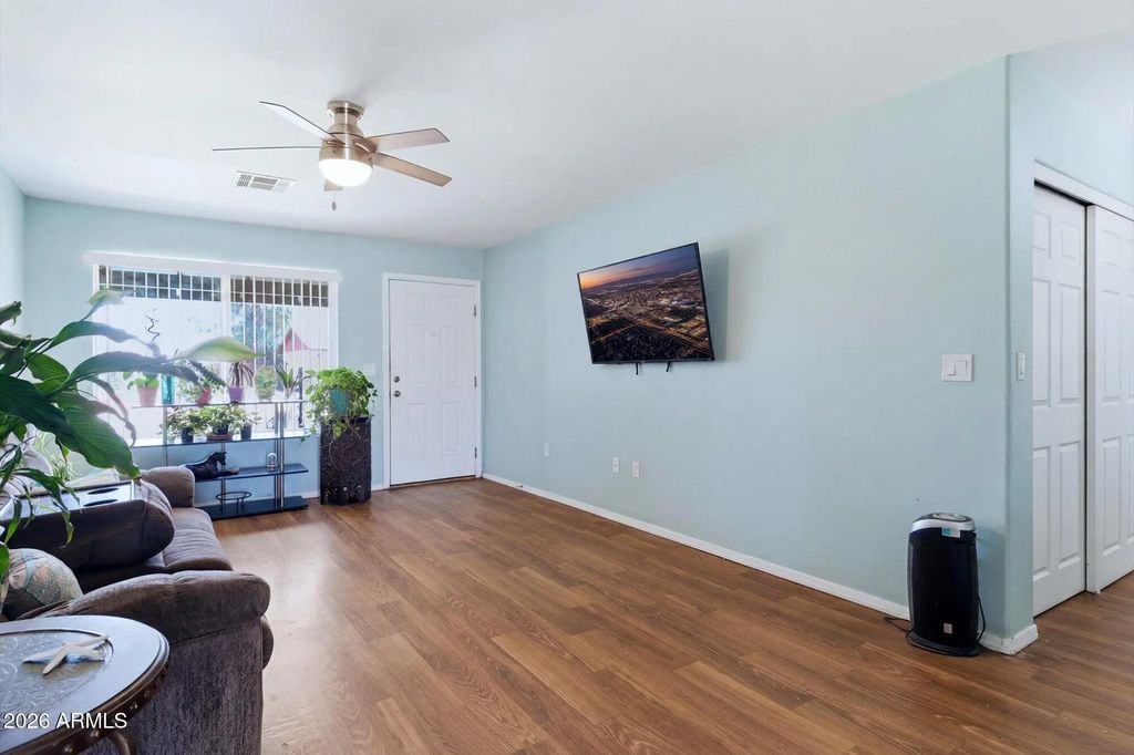 5602 W Charleston Avenue, Glendale