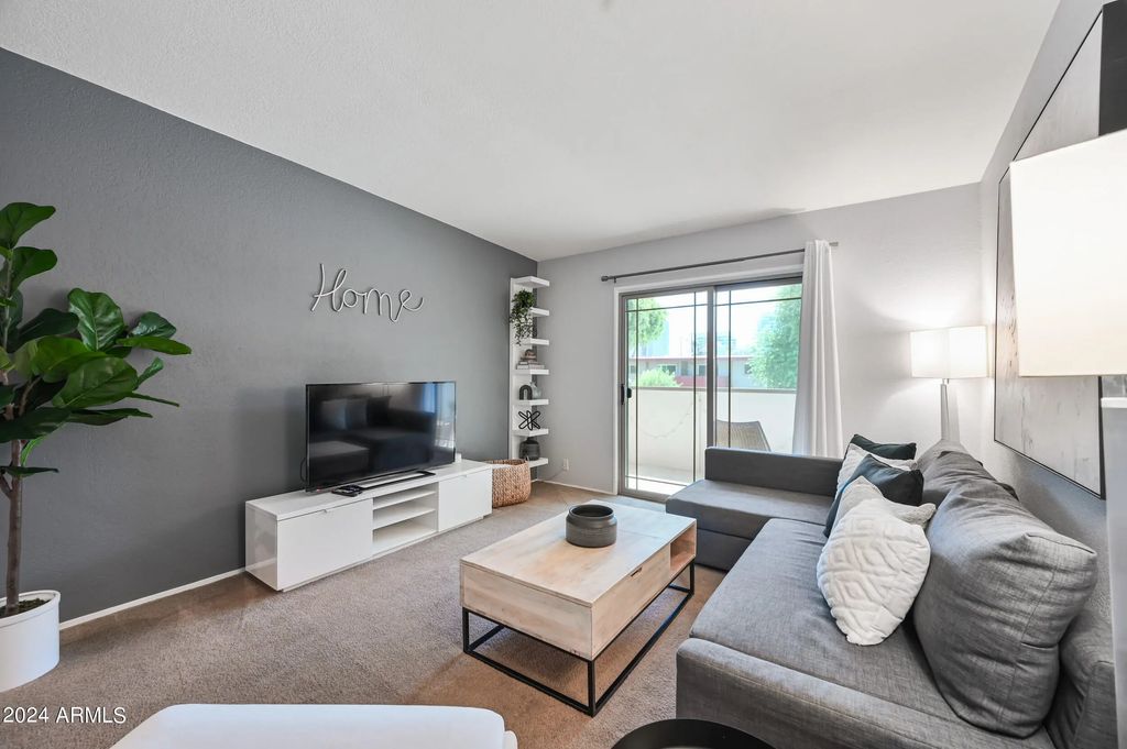 357 E Thomas Road (unit A208), Phoenix