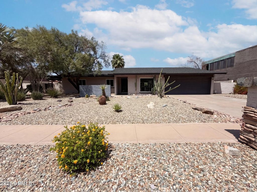2244 E Nicolet Avenue, Phoenix