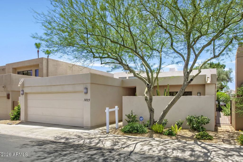 3029 E Claremont Avenue, Phoenix