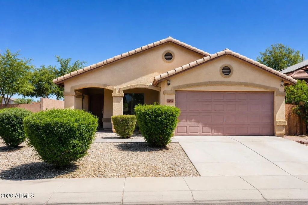 5256 W Pleasant Lane, Laveen