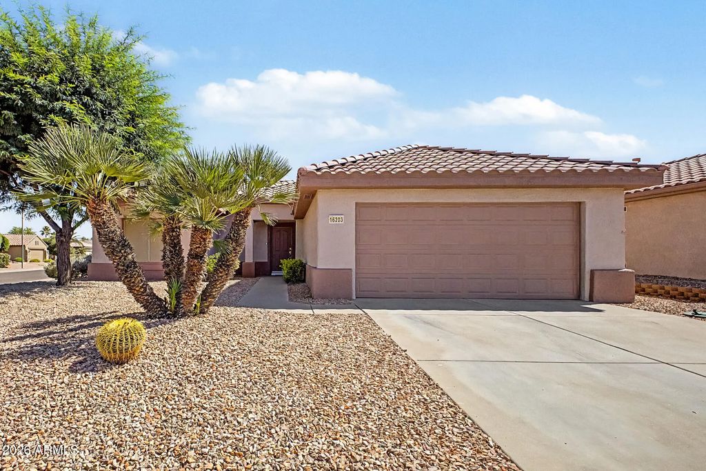 16203 W Desert Canyon Drive, Surprise