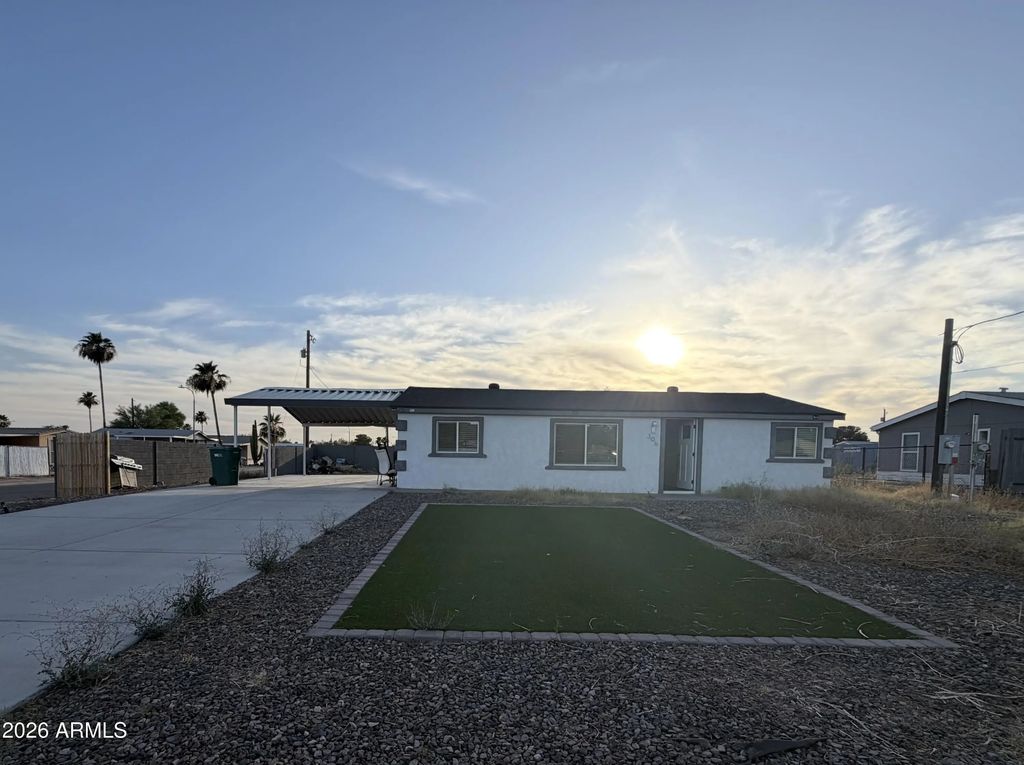 306 N Hawes Road, Mesa