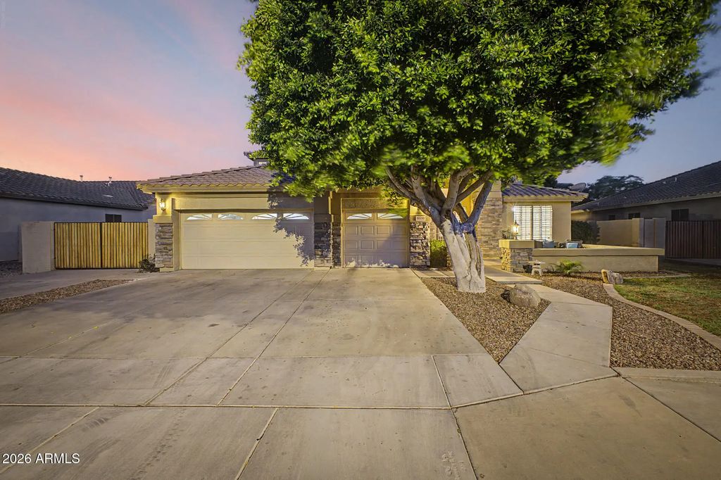 8039 W Foothill Drive, Peoria