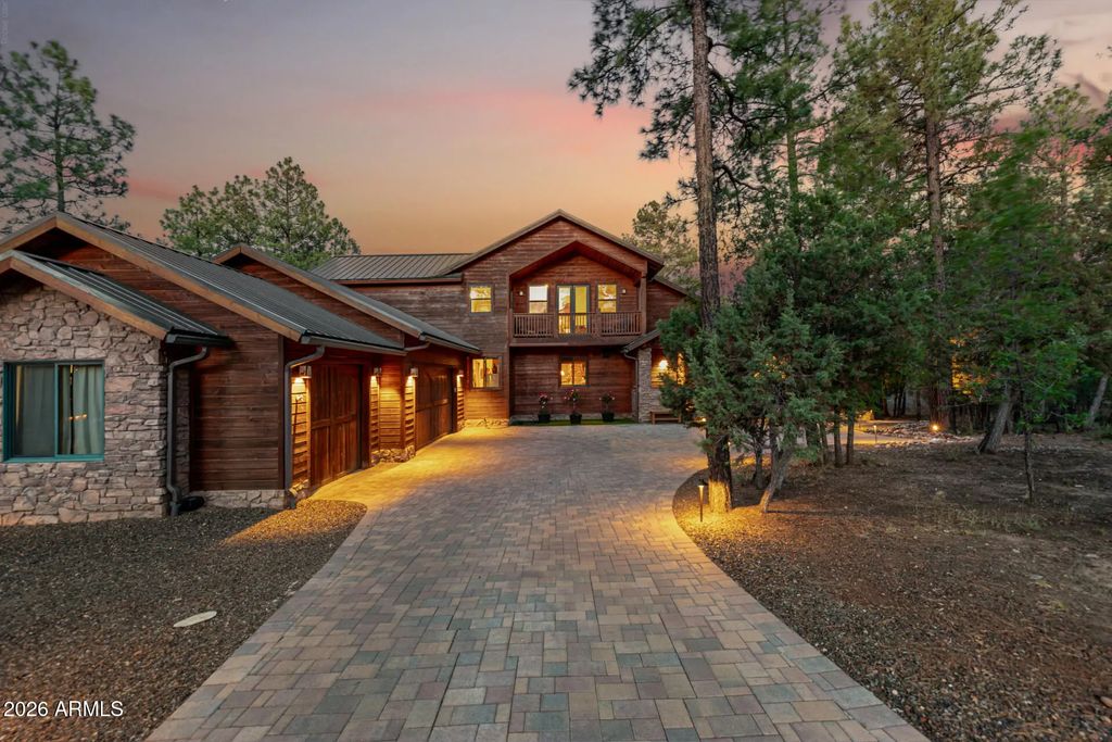 1681 S Jimson Loop, Show Low