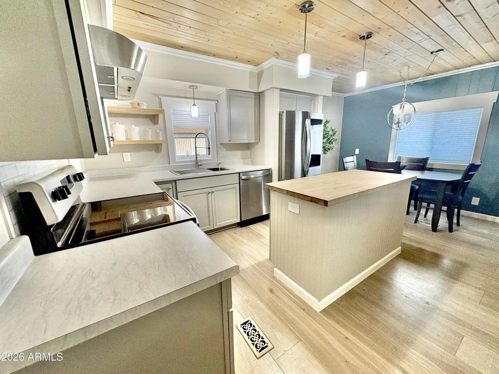 2175 W Southern Avenue (unit 203), Apache Junction