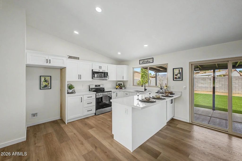 908 W Montoya Lane, Phoenix