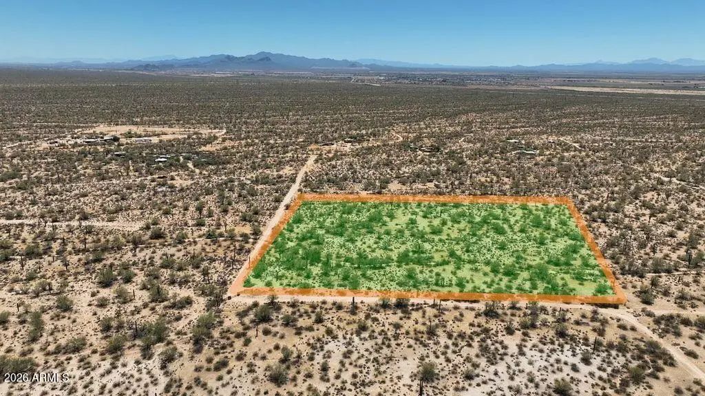 S Twin Hawk Lane (unit 2), Marana