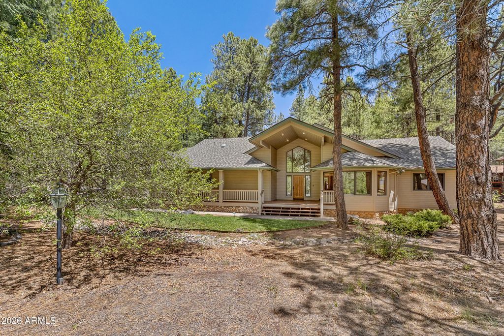 3487 Bear Howard, Flagstaff