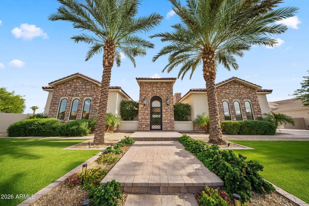 18203 W Solano Court, Litchfield Park