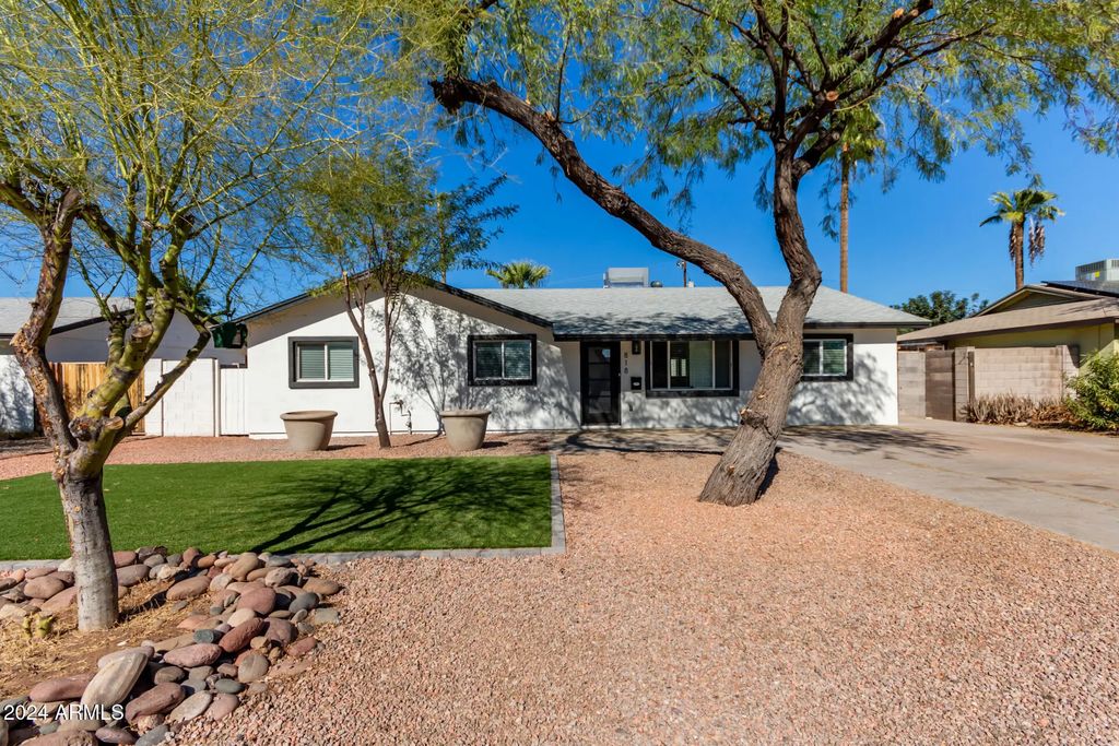 818 W Elna Rae Street, Tempe