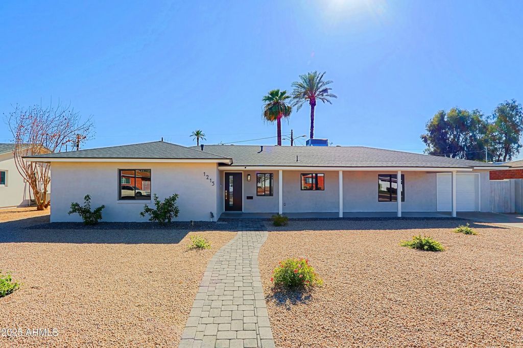 1215 E Cambridge Avenue, Phoenix