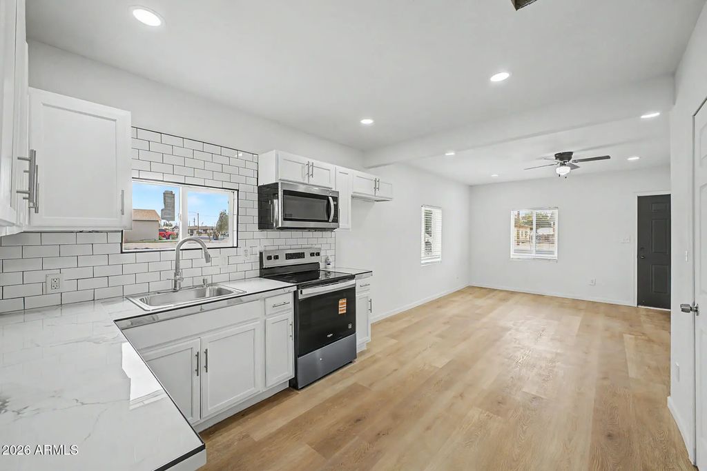 343 W Lincoln Avenue, Coolidge