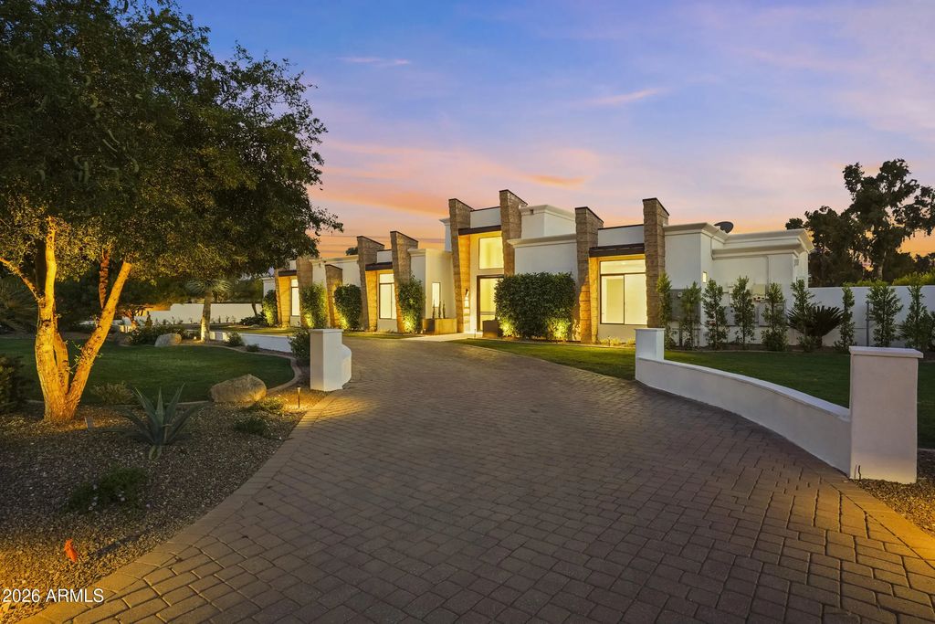 4935 E Berneil Drive, Paradise Valley
