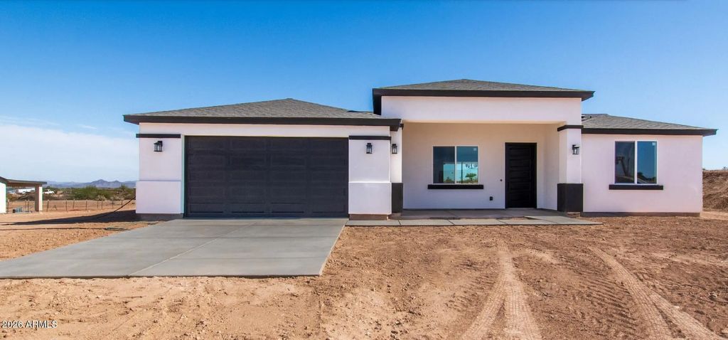 32959 W Elwood Street, Tonopah