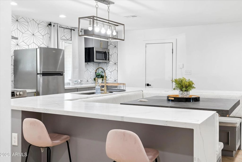 1720 W Sunnyslope Lane, Phoenix