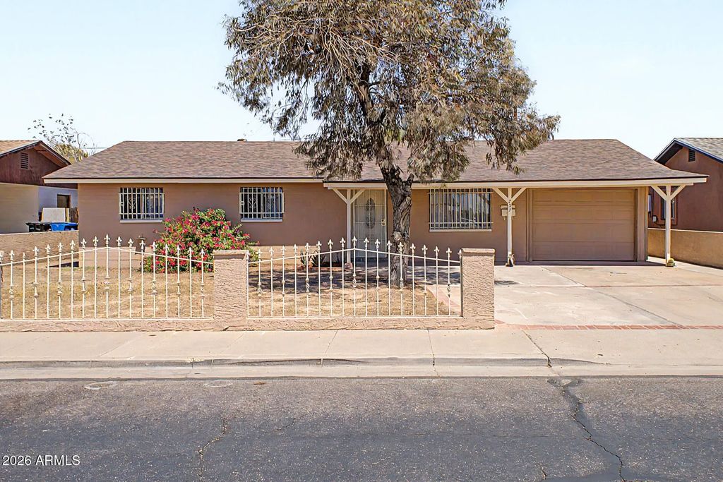 737 S Elm, Mesa