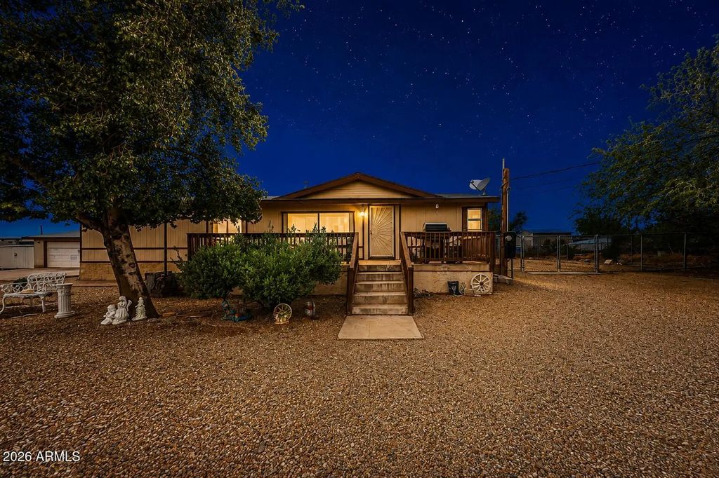 880 E 4th Avenue, Apache Junction