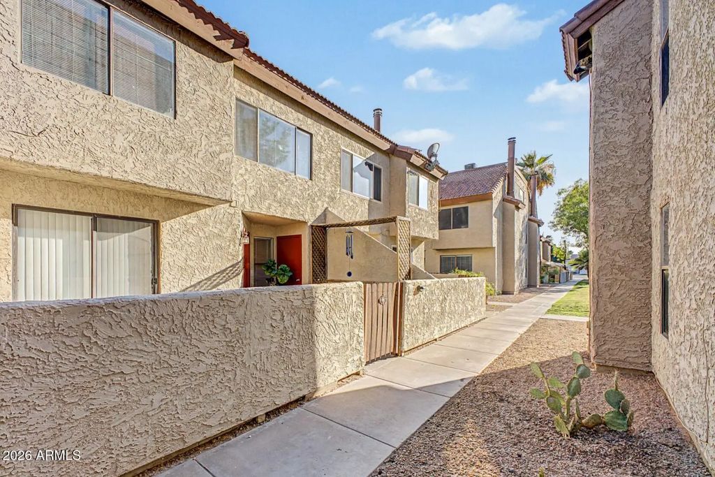 2040 S Longmore Street (unit 43), Mesa
