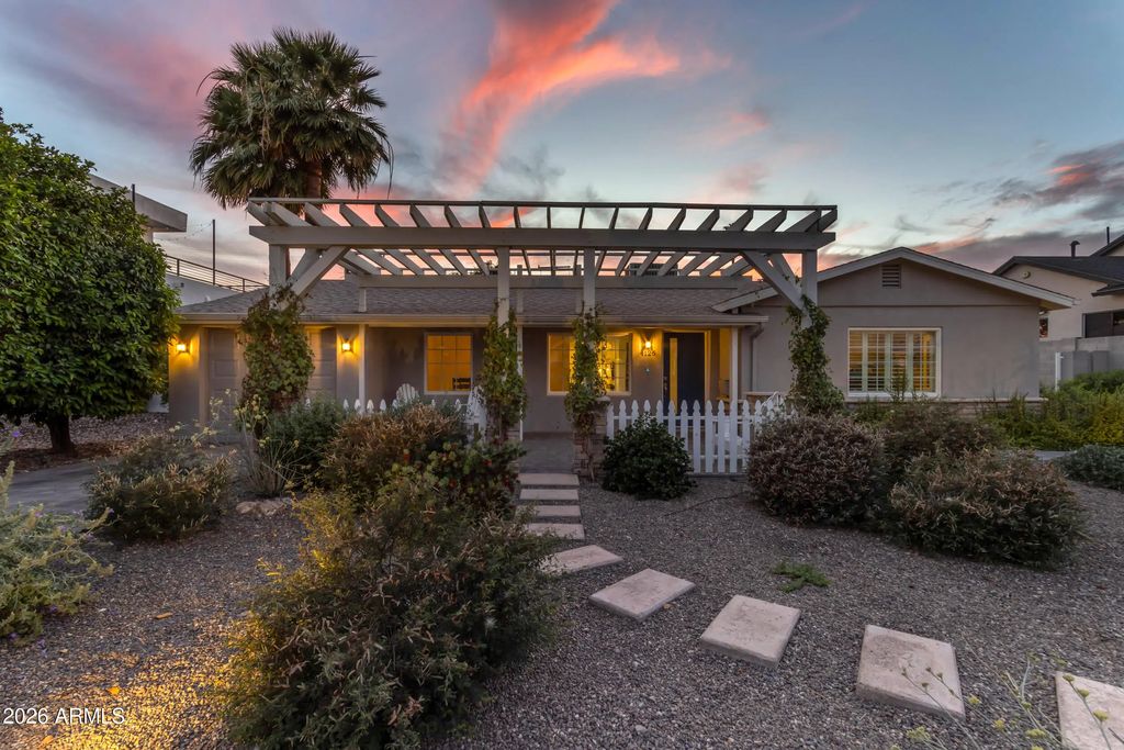 4126 N 44th Place, Phoenix