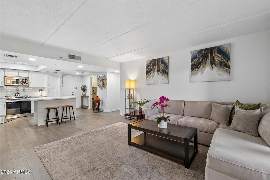 7950 E Camelback Road (unit 202), Scottsdale