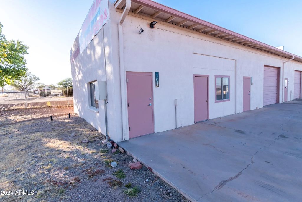 6677 E Little Michigan Road (unit 101-102), Sierra Vista