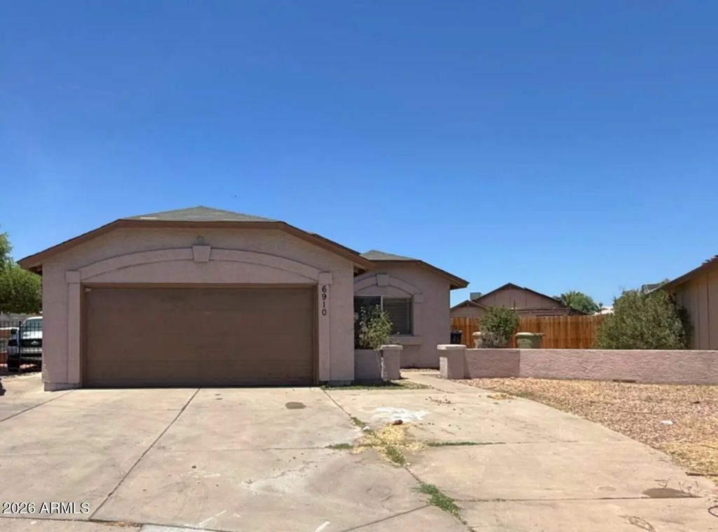 6910 W State Avenue, Glendale