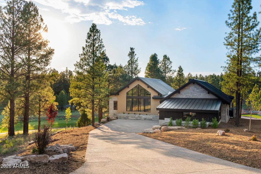 2911 S Solitaires Canyon Drive, Flagstaff