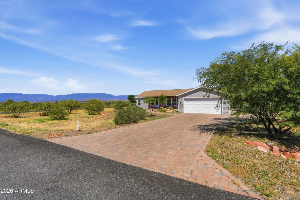 12639 E Winter Sun Drive, Cornville