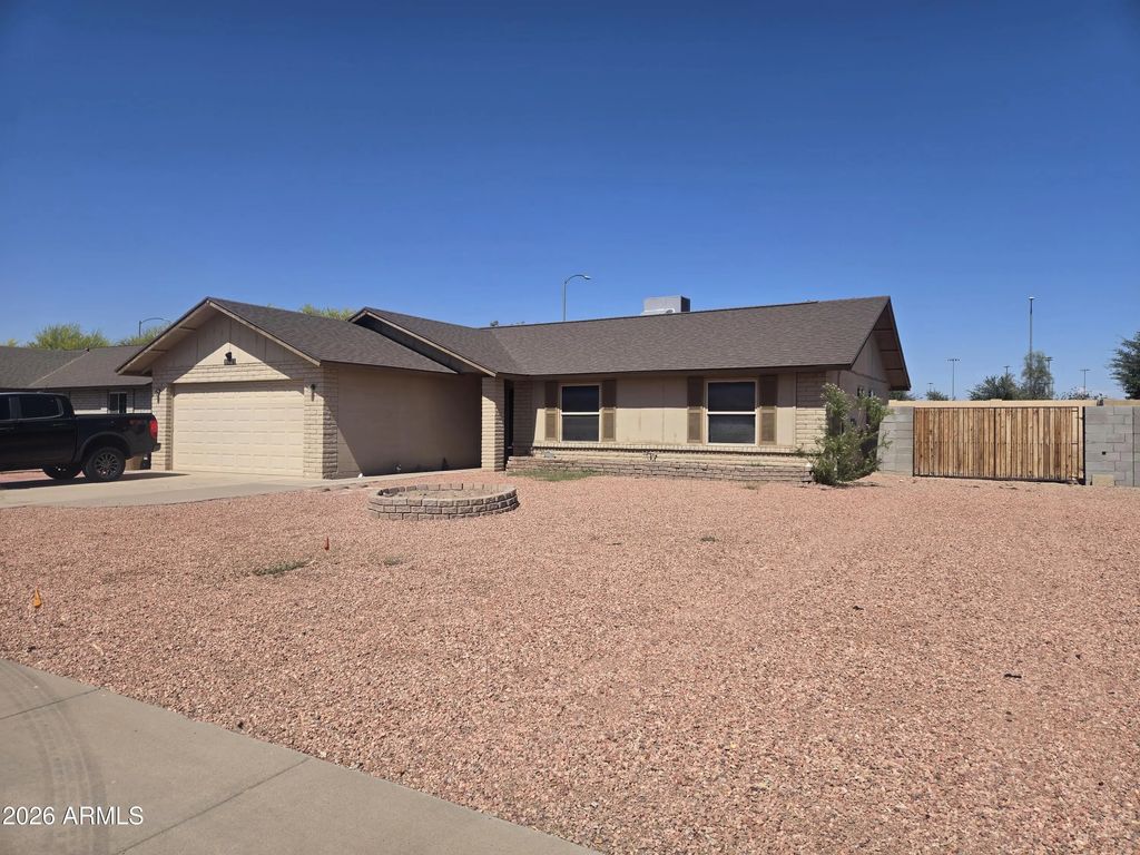 8601 N 83rd Drive, Peoria