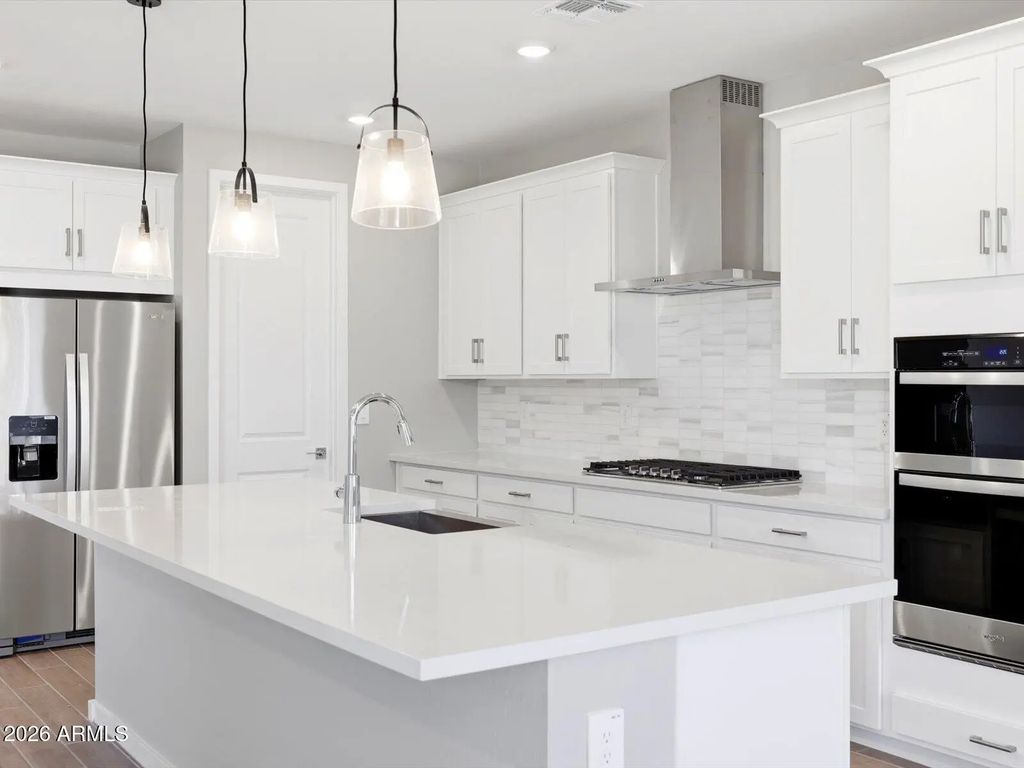 18427 W Manzanita Drive, Waddell