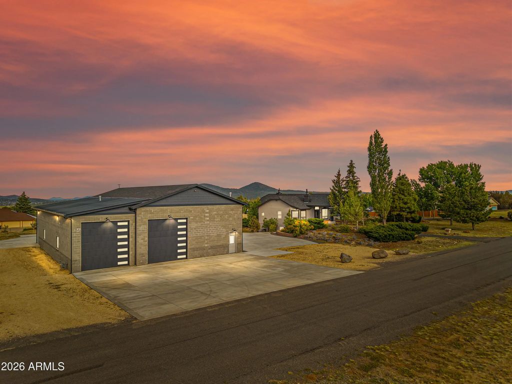 8205 N Reata Road, Flagstaff