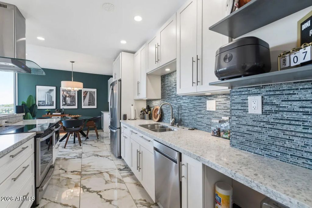 207 W Clarendon Avenue (unit 4b), Phoenix