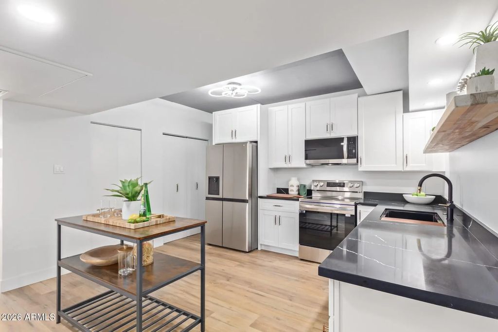351 E Thomas Road (unit D208), Phoenix