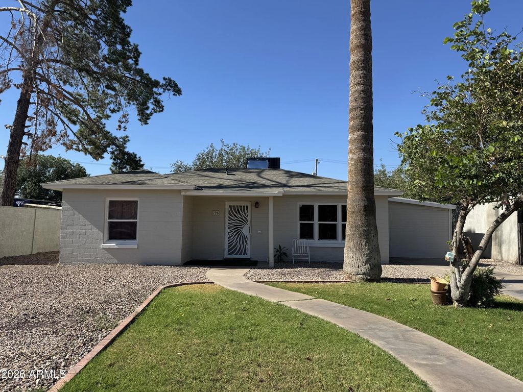 725 E 1st Street, Mesa