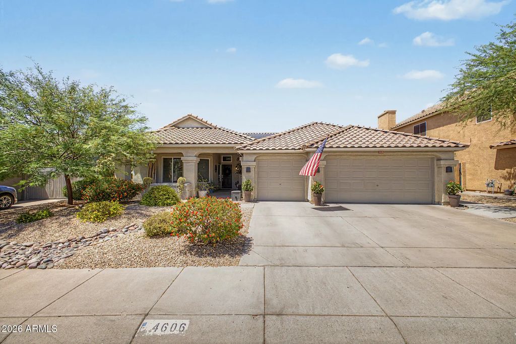 4606 E Peak View Road, Cave Creek