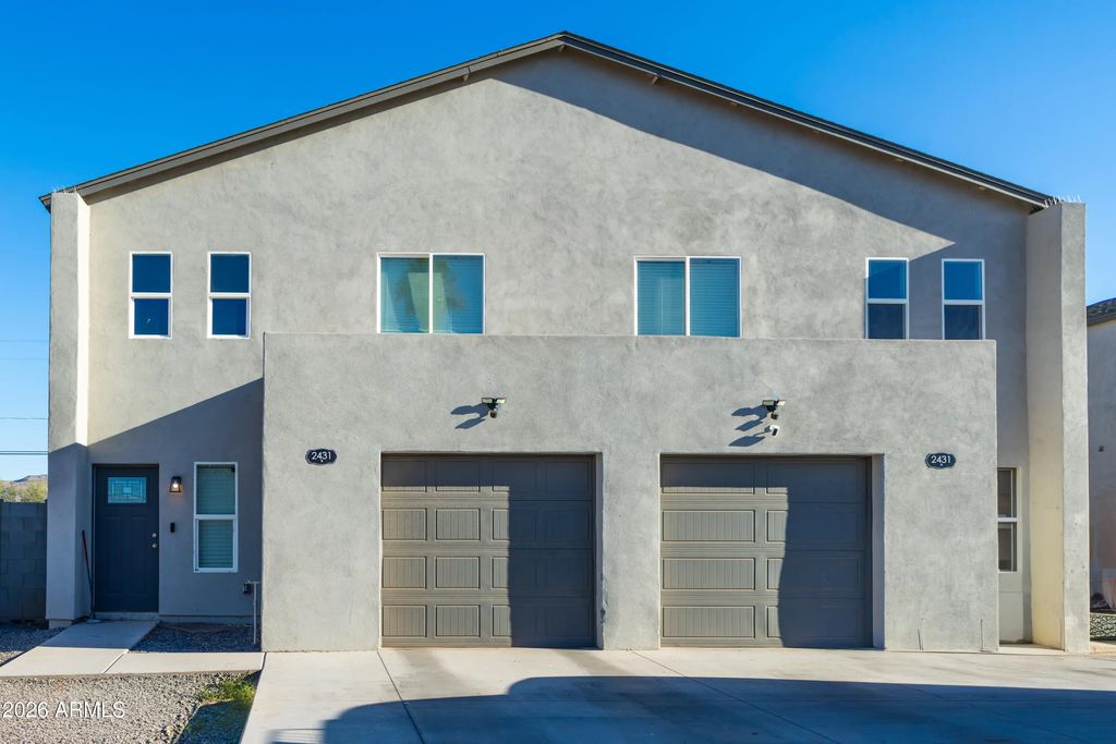 2421 E Pueblo Avenue, Phoenix